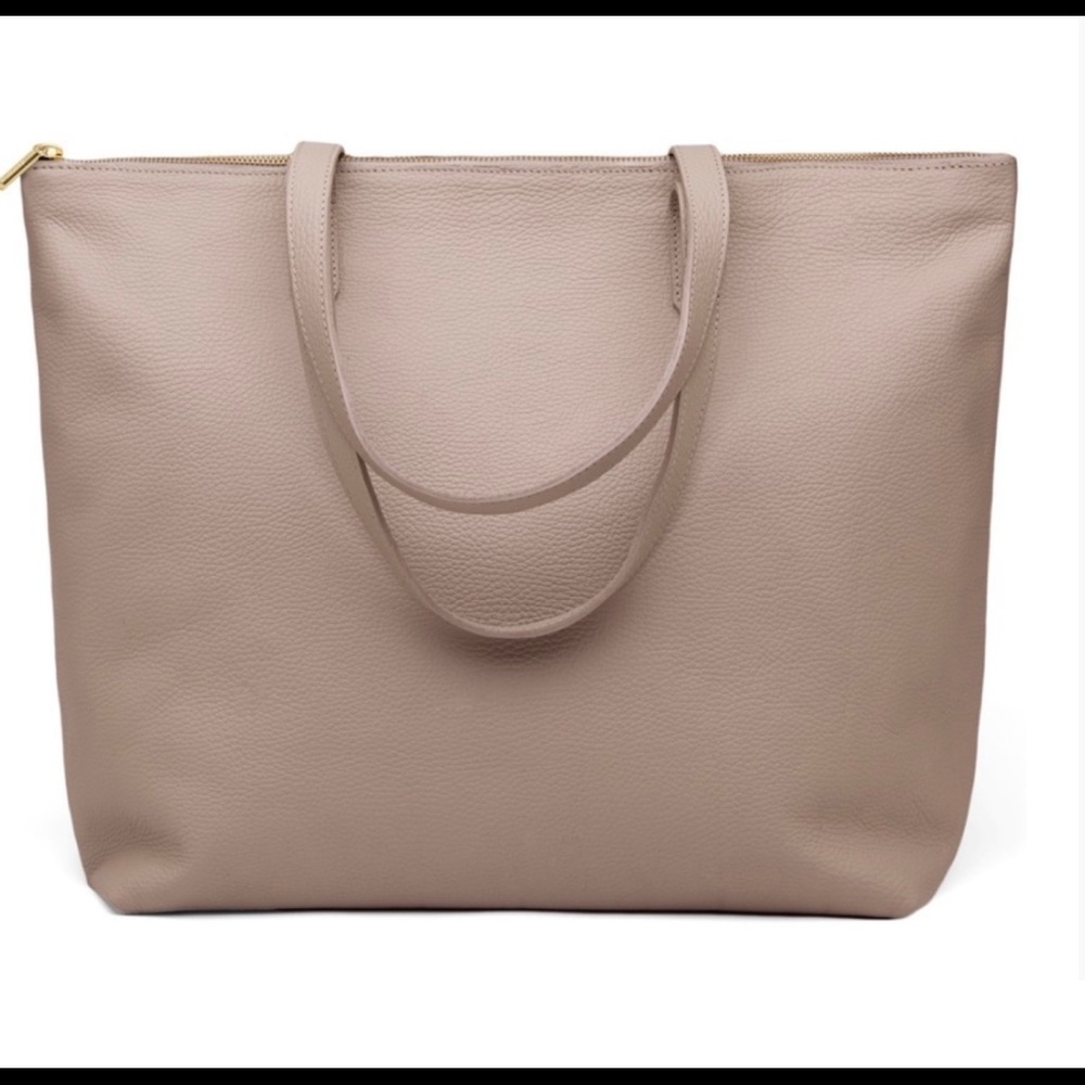 Cuyana Classic Leather Zipper Tote in Stone